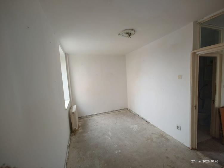 Apartament cu 3 camere decomandat în Drumul Carului