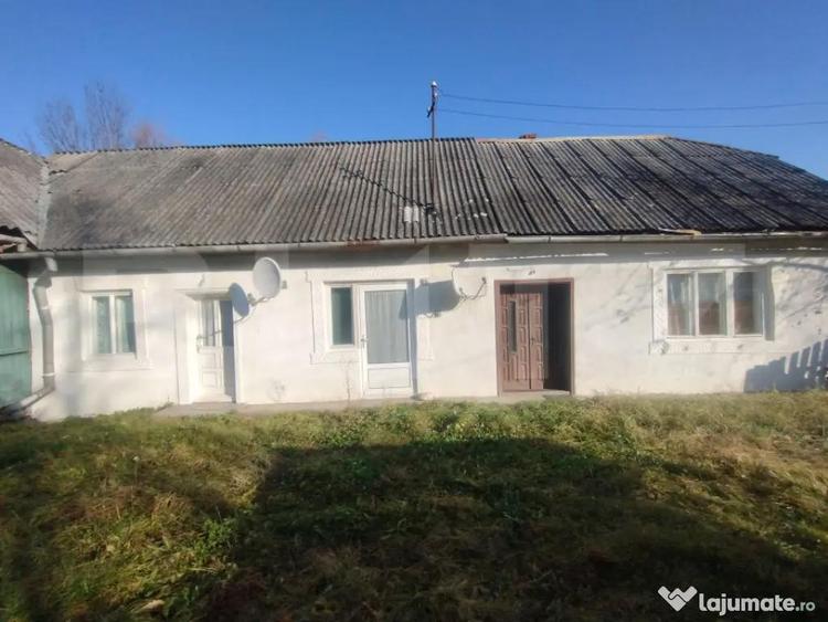 Casa 2 camere 70mp,+teren intravilan 1646 mp,zona Comunei Si - 8