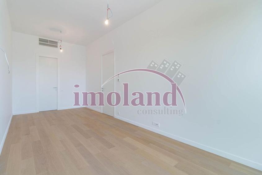 Apartament cu 4 camere semidecomandat în Barbu Văcărescu