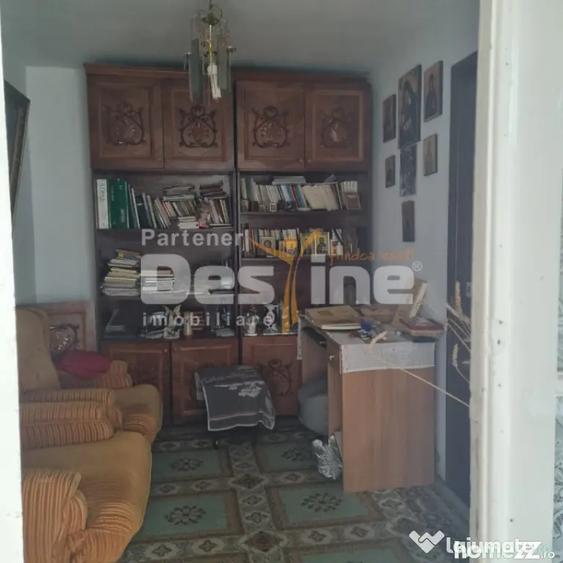Casă cu 3 camere cu Canalizare în Central