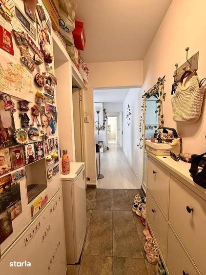 Apartament cu 3 camere decomandat în Craiovița Nouă
