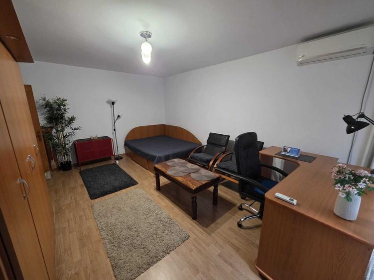 Garsonieră decomandată în Panduri