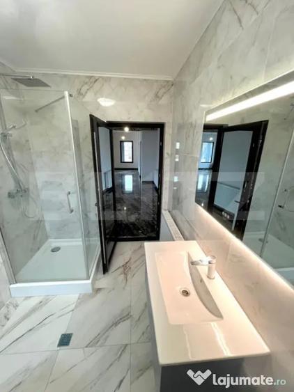 Casă cu 7 camere cu Teren 600 Mp în Central