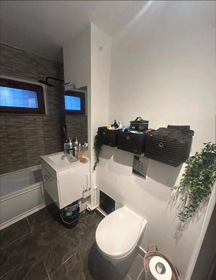 Apartament cu 2 camere decomandat în CET
