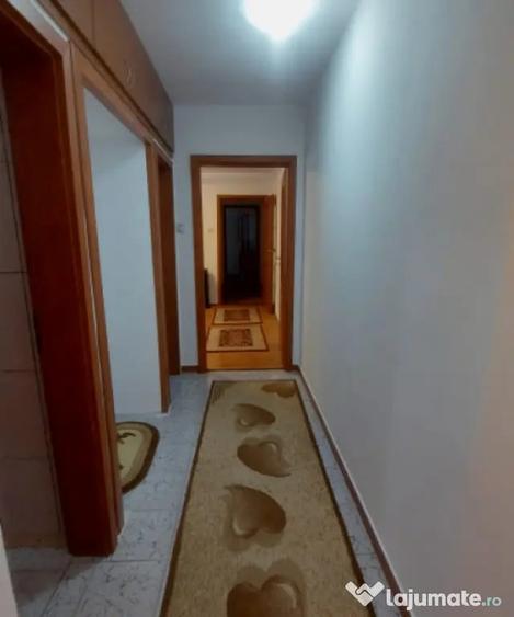 Apartament 3 camere de vanzare in Tomis Nord etaj 1/4, - Constanta (Constanta) - 3