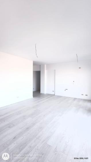 Apartament cu 5 camere decomandat în Fundeni