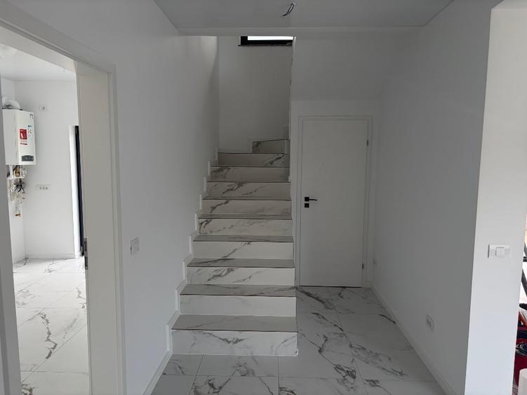 Casă individuală cu 3 camere cu Teren 300 Mp în Central