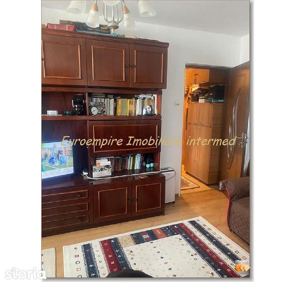 Apartament cu 2 camere semidecomandat în Km 4