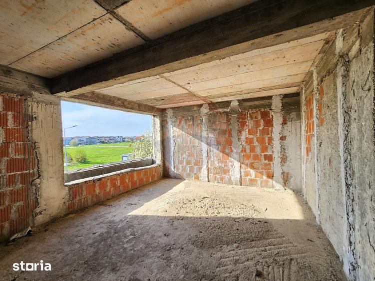 Casă cu 5 camere cu Teren 406 Mp în Nord