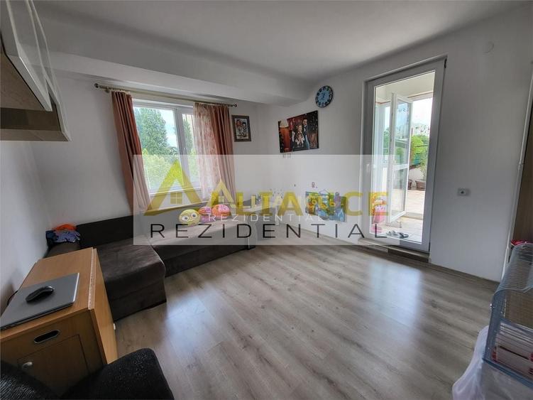 Apartament cu 3 camere decomandat, mobilat în Berceni