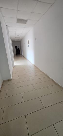 Birou, de 23 mp, în Far