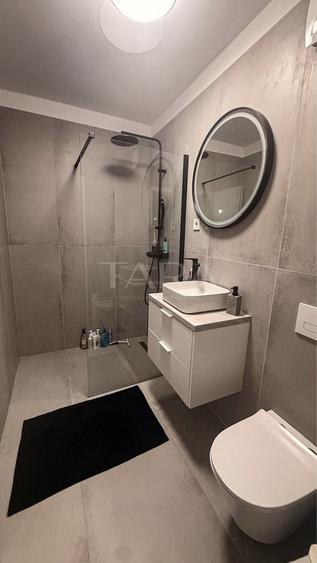 Apartament cu 3 camere decomandat, mobilat în Florești