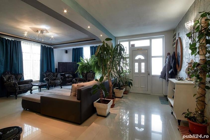 Casă cu 6 camere cu Teren 300 Mp în Eforie
