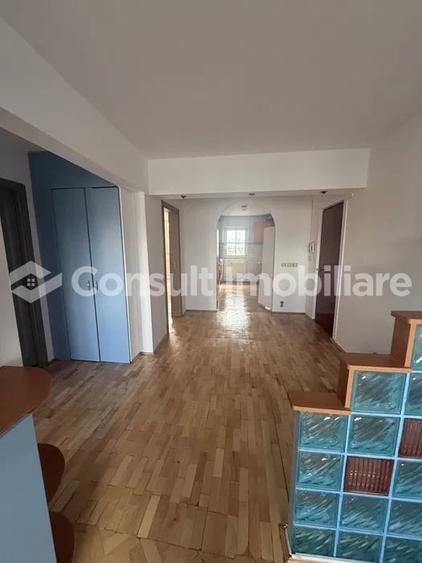 Apartament cu 3 camere semidecomandat în Mănăștur