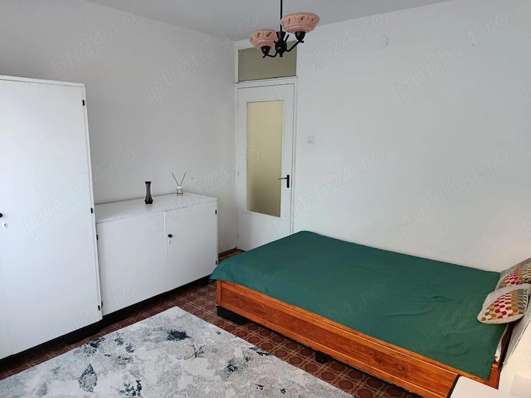 Apartament cu 2 camere decomandat în Sărari