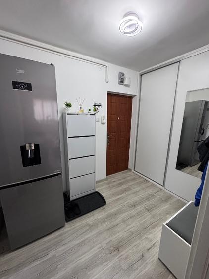 Apartament cu 2 camere semidecomandat, mobilat în Vlahuță