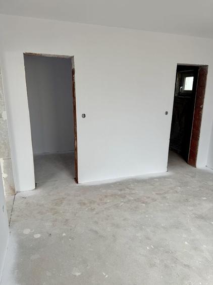 Casă cu 3 camere cu Teren 500 Mp în Sântandrei