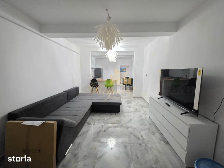 Apartament cu 5 camere decomandat în Girocului