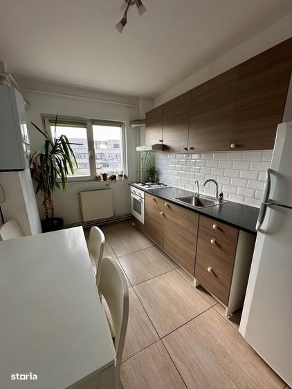 Apartament cu 4 camere decomandat în Apusului