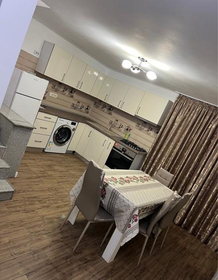 Casă cu 5 camere cu Teren 300 Mp în Rahova