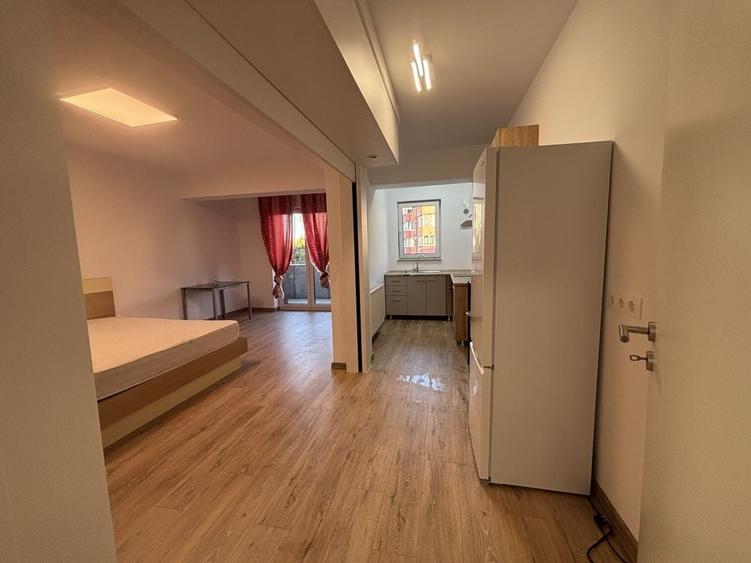 Garsonieră decomandată în Central