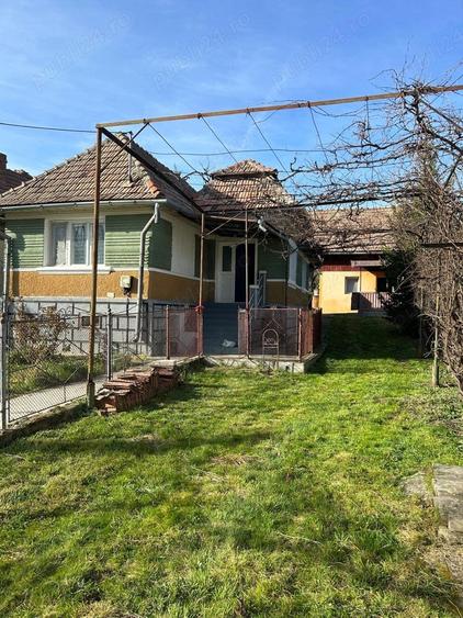 Casă cu 2 camere în Săndulești