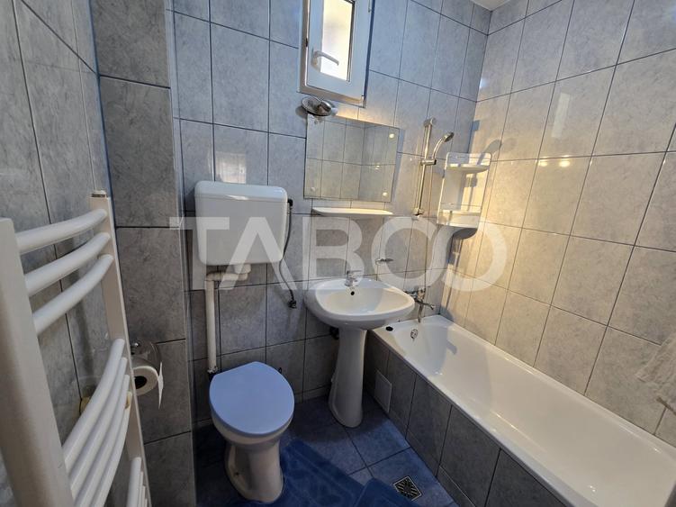 Casă individuală cu 4 camere cu Canalizare în Lupeni