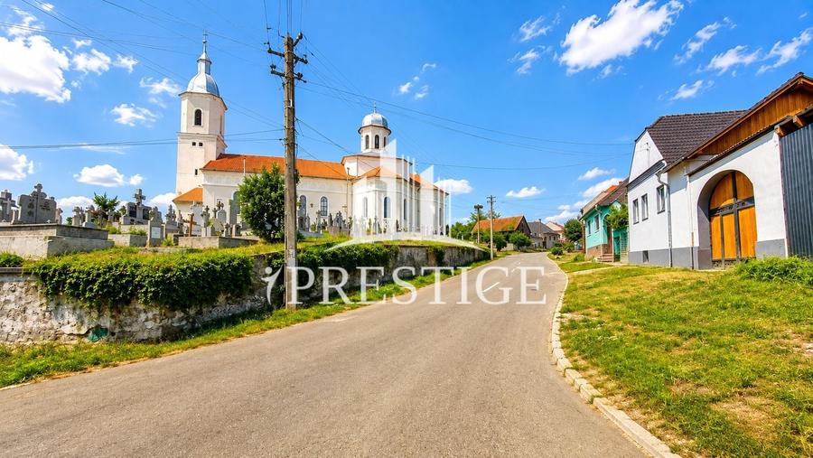 Teren agricol intravilan de 1100 mp, în Săcel