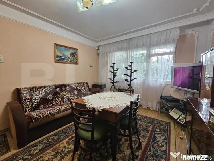 Apartament cu 3 camere semidecomandat în Alexandru cel Bun