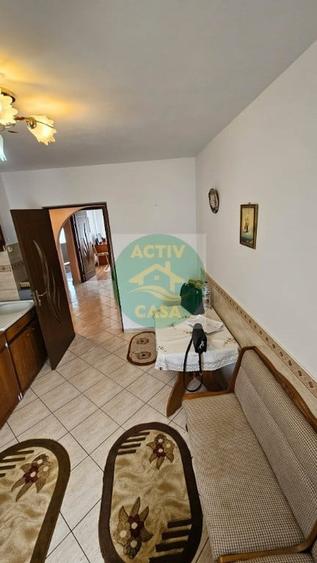 Apartament 3 camere, 2 balcoane, zona Episcopiei, Roman - 3