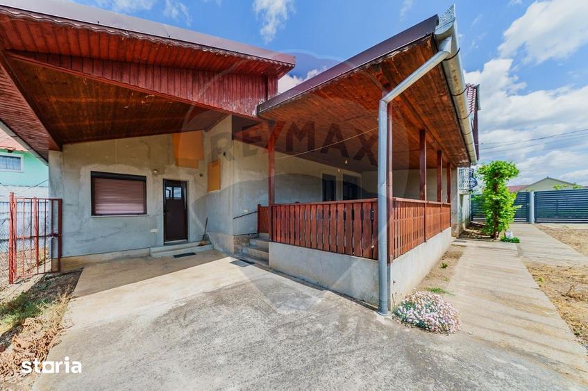 Casă cu 7 camere cu Teren 1588 Mp în Zădăreni