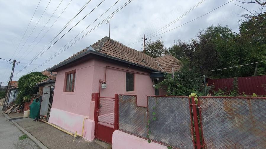 Casă cu Teren 610 Mp în Central