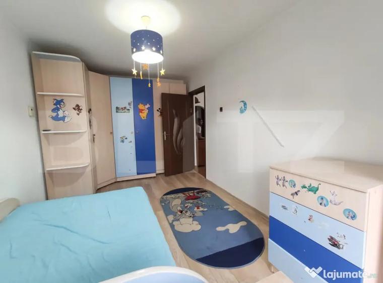 Apartament cu 3 camere decomandat în Central