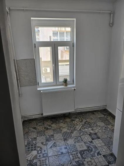 Apartament cu 2 camere semidecomandat în P-ța Alba Iulia