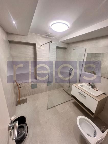 Apartament cu 3 camere decomandat, mobilat în Decebal