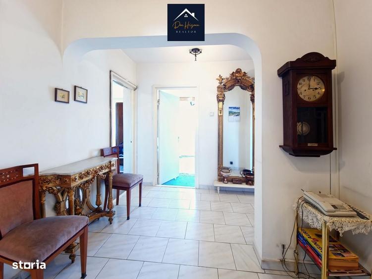 Apartament cu 4 camere decomandat în Tineretului