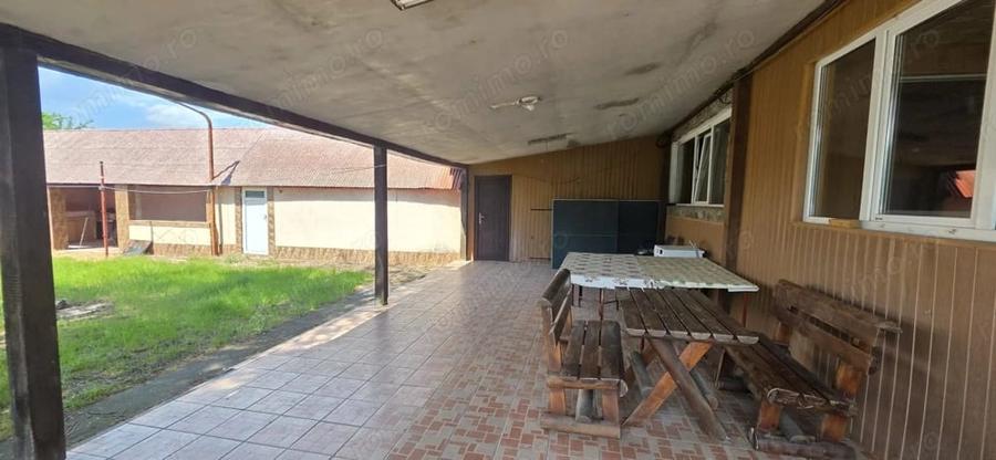 Spațiu comercial, de 700 mp, în Berzasca