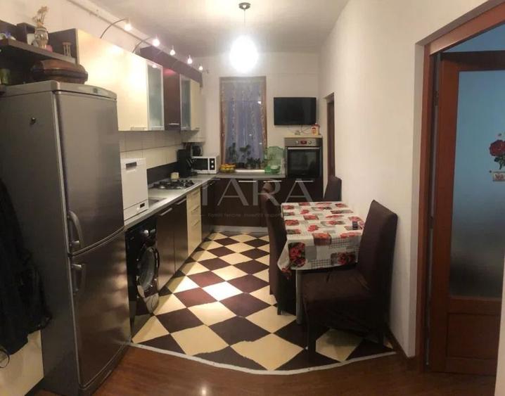 Apartament cu 3 camere decomandat, mobilat în Florești