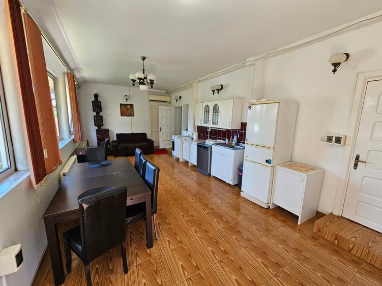 Casă individuală cu 6 camere cu Garaj în Ciolpani
