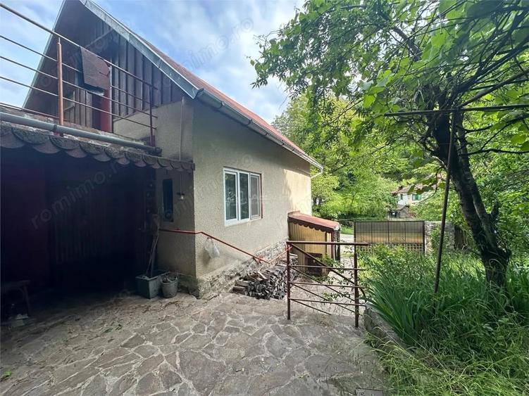 Casă cu 1 camere cu Teren 647 Mp în Central