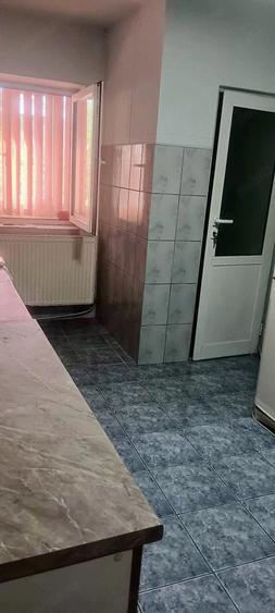 Apartament cu 4 camere decomandat în Vlădeni
