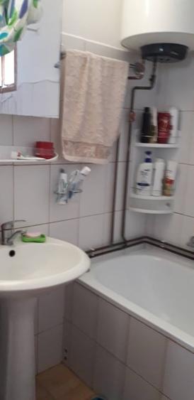 Casă individuală cu 3 camere cu Garaj în Zăbrani