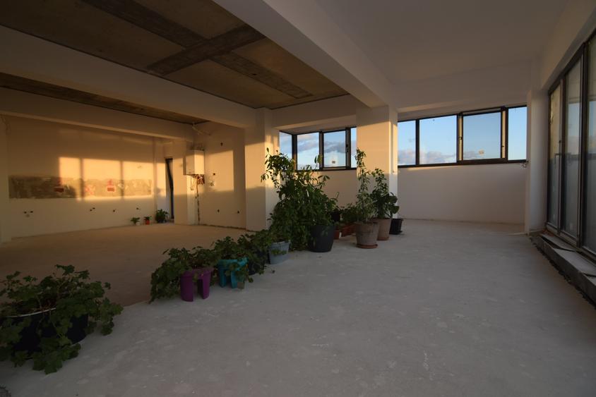 Penthouse cu 3 camere decomandat în Tudor Vladimirescu