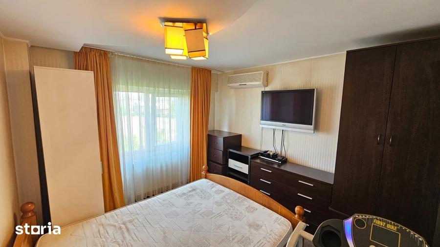 Apartament cu 3 camere în Centrul Civic
