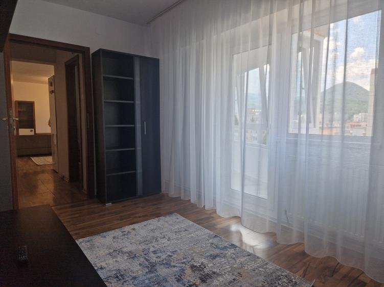 Apartament cu 3 camere decomandat în Vlahuță