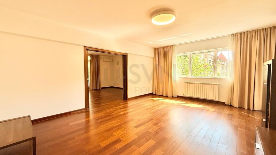 Apartament cu 4 camere decomandat, mobilat în Polonă