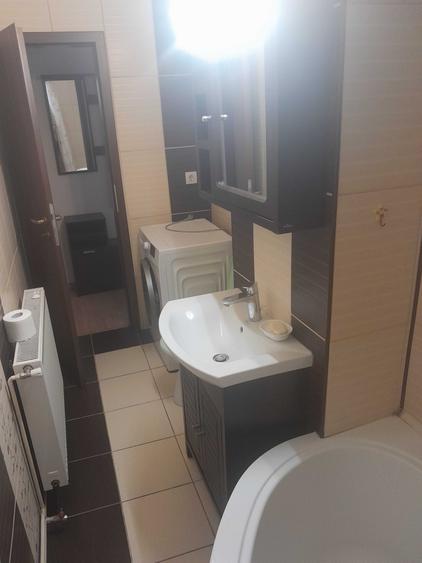 Apartament cu 3 camere decomandat în Vitrometan