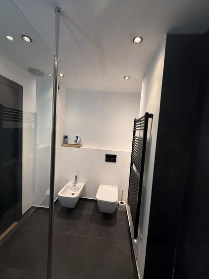 Apartament cu 3 camere decomandat în Pandurilor