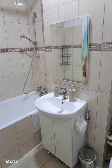 Apartament cu 3 camere decomandat în Ghencea