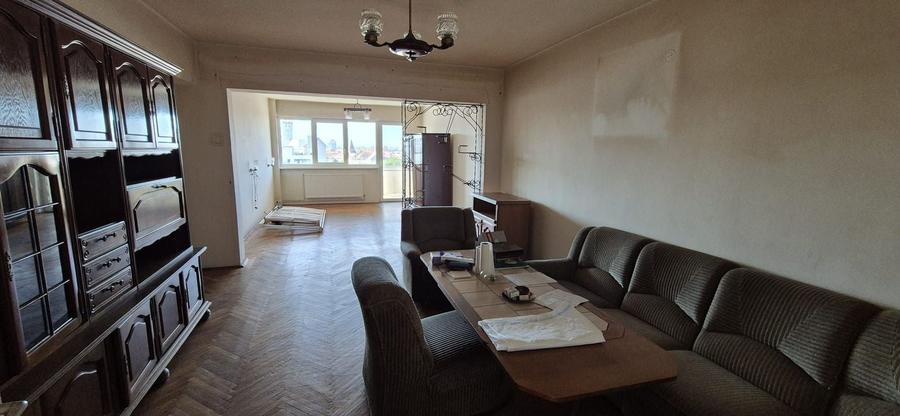 Apartament cu 4 camere decomandat în Ultracentral